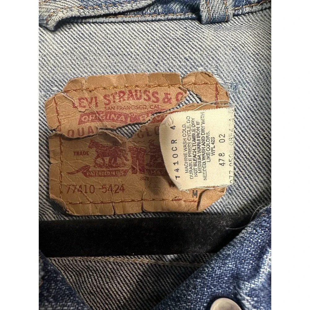 Levi's Jean Jacket Medium Y2K 2002 Trucker Iconic Coat Button Up Womens - Picture 3 of 16